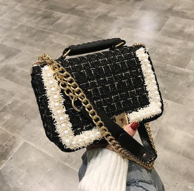 Pearl Frame Chain Bag