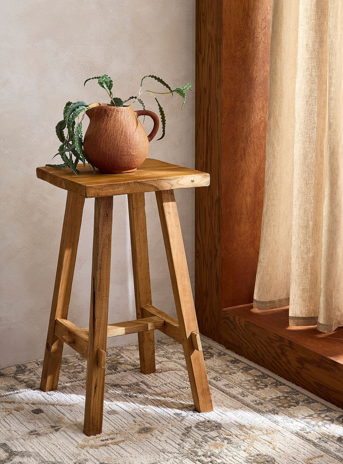 Tabouret de comptoir Artisan en teck recyclé