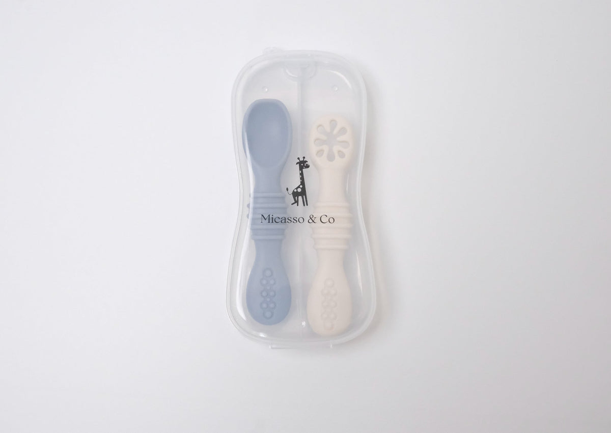 Les cuillères d'apprentissage en silicone