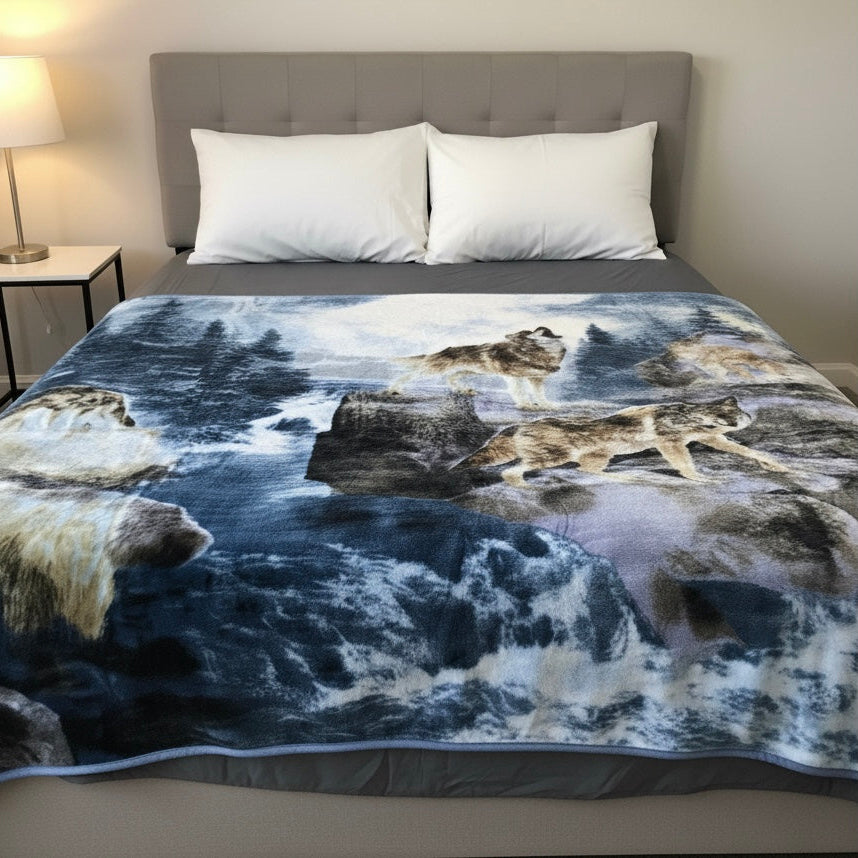 LUXURY PLUSH ULTRA SOFT BLANKET (Wolf Paradise)