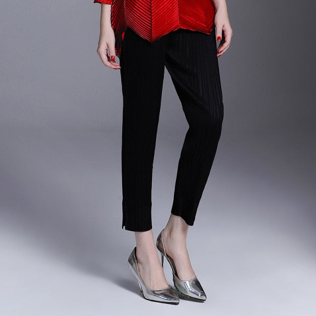 Pleated Loose Crop Pants