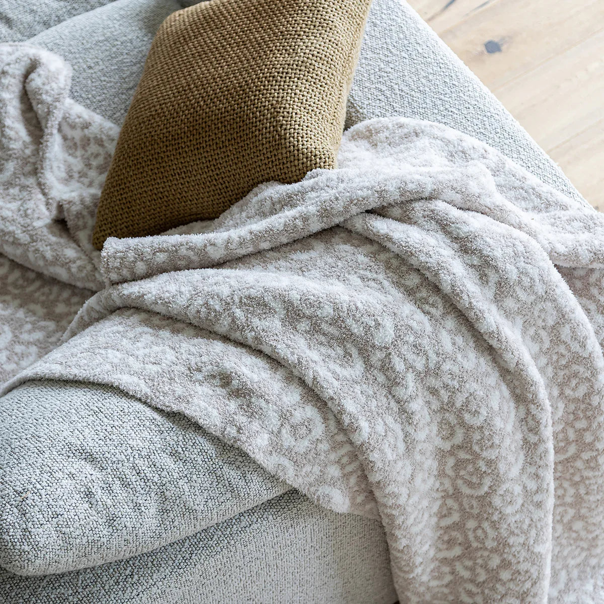 Blushing Beige & White Leopard 2.0 Print Extended Throw