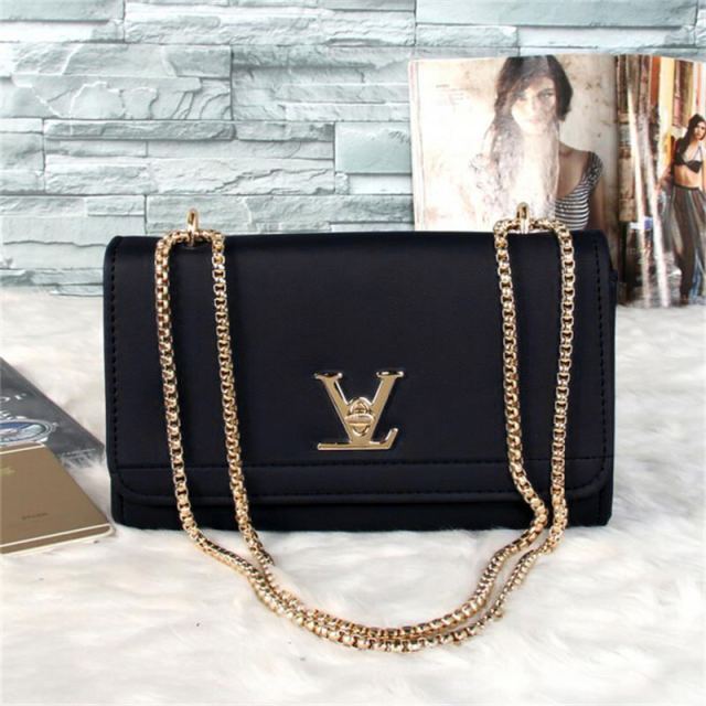 Alligator Pattern Leather Chain Bag