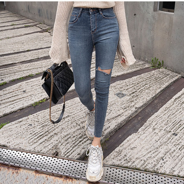 One Rip High Waist Jeans