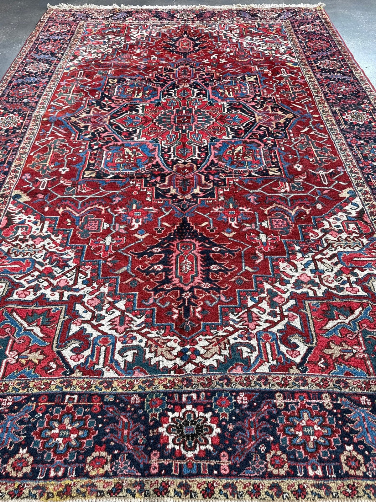 Persian Heriz Rug | 8' 3" x 12' 6"