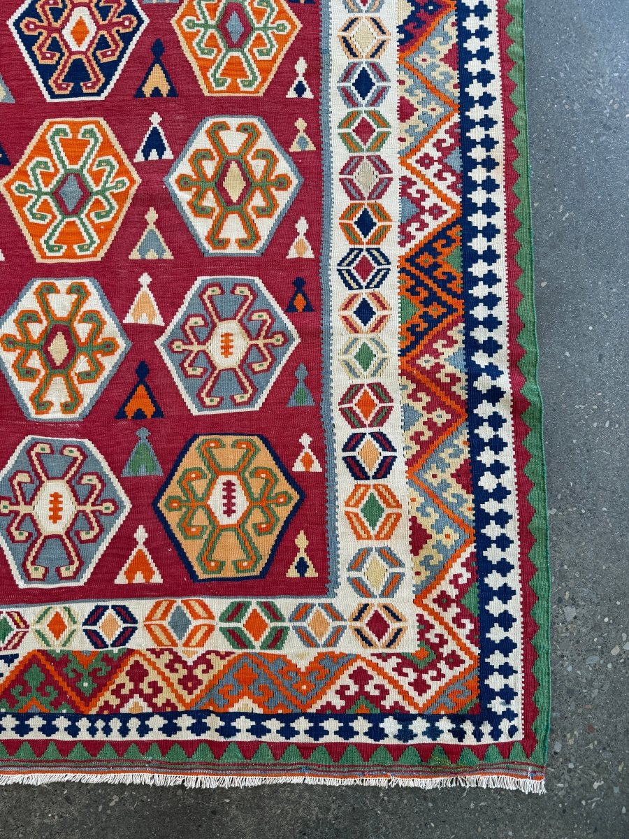 Persian Qashqai Kilim Rug | 5' 4" x 9' 2"
