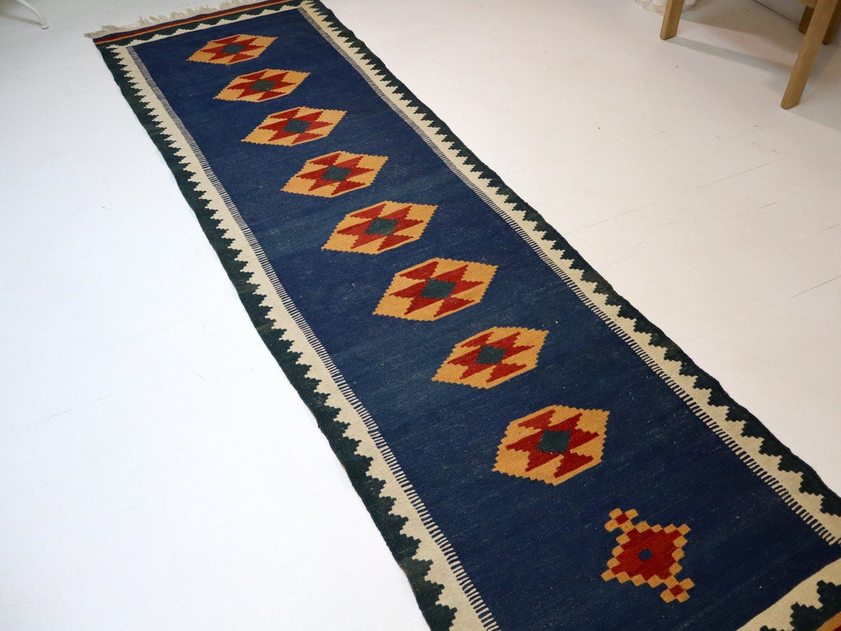 Persian Shiraz kilim Runner | 2' 8" x 9' 7"