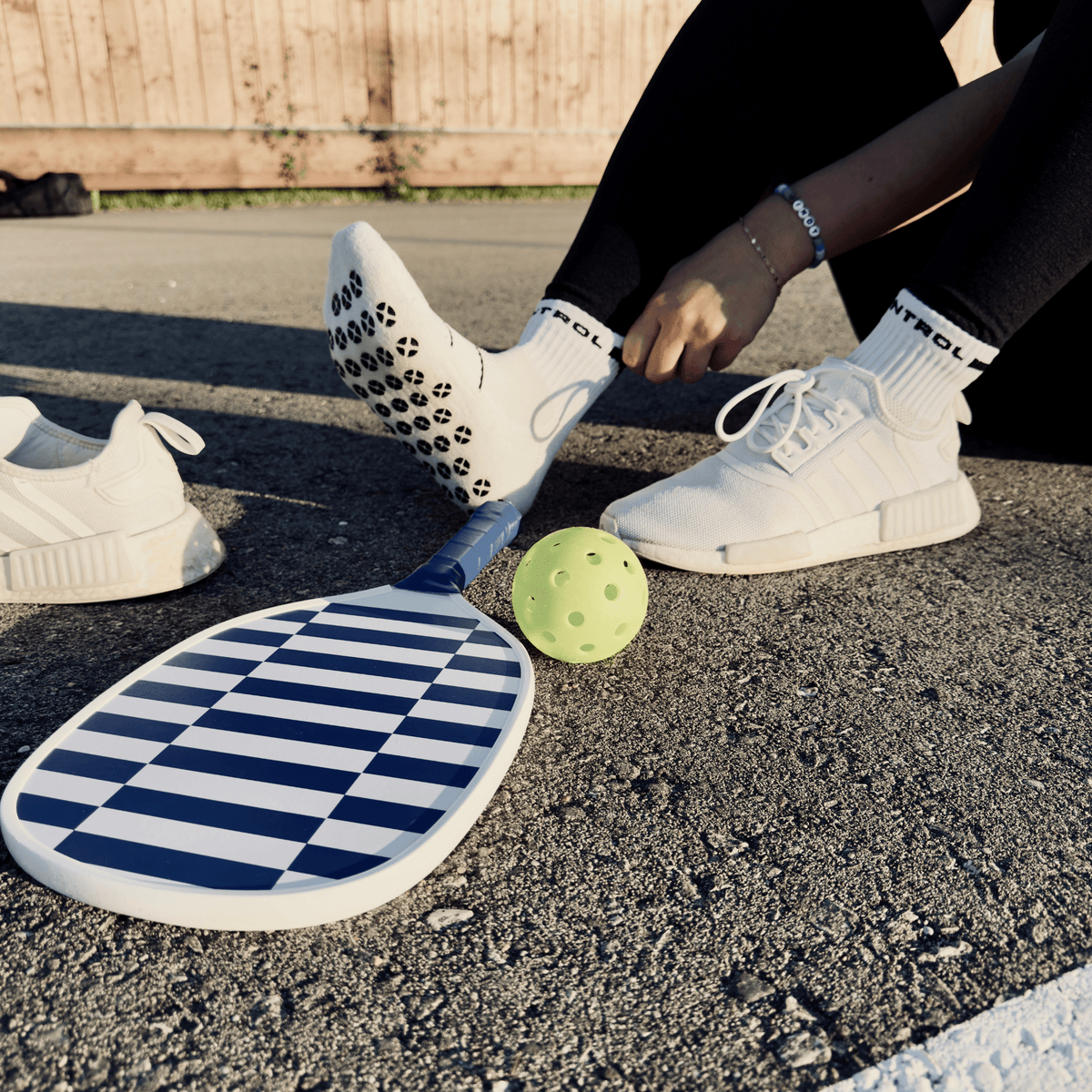 Quarter Pro - White
