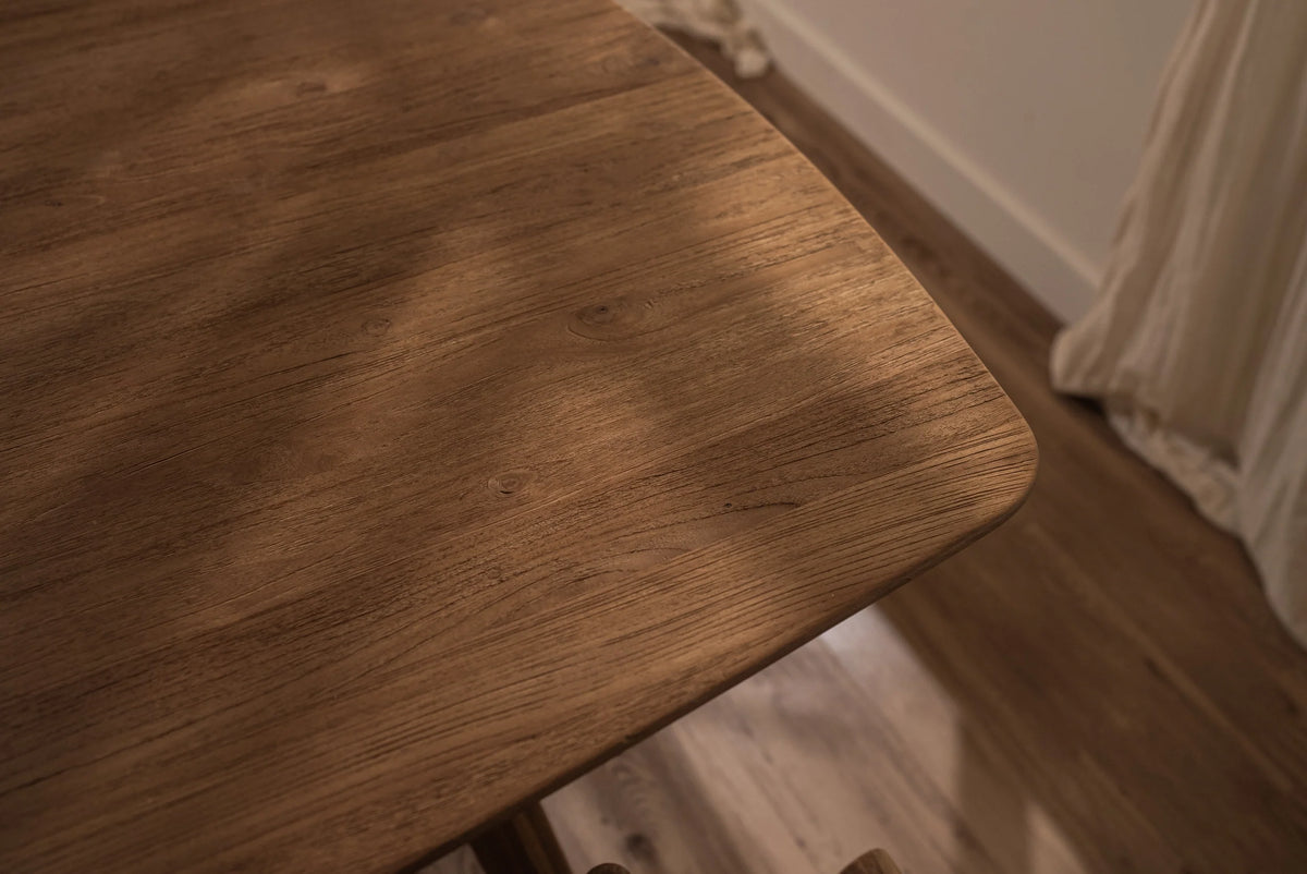 Table à Manger Kupu-kupu Ellipse | dBodhi
