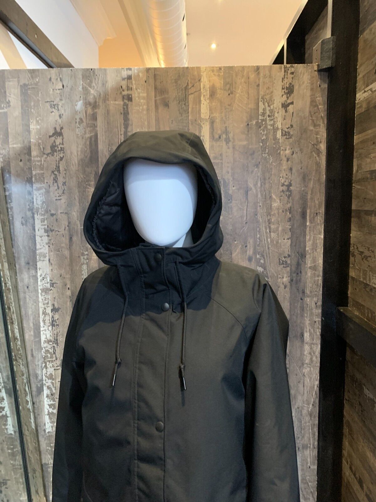 Patagonia Women's Great Falls Insulated Parkas, Size XL