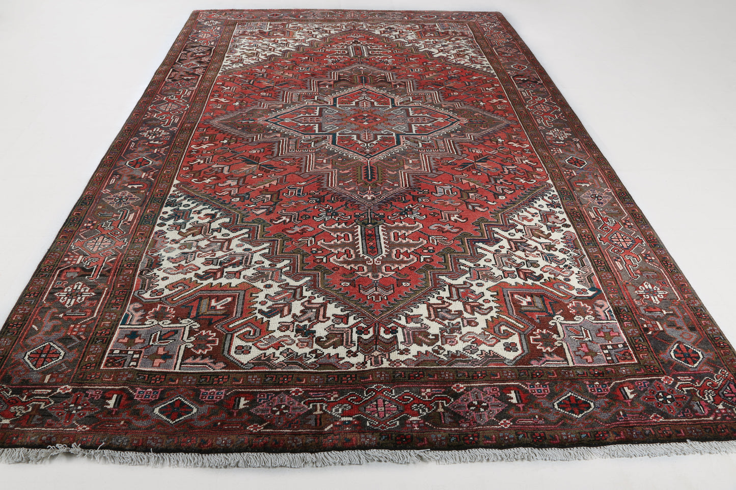 Persian Heriz Rug | 7' 5" x 10' 10"