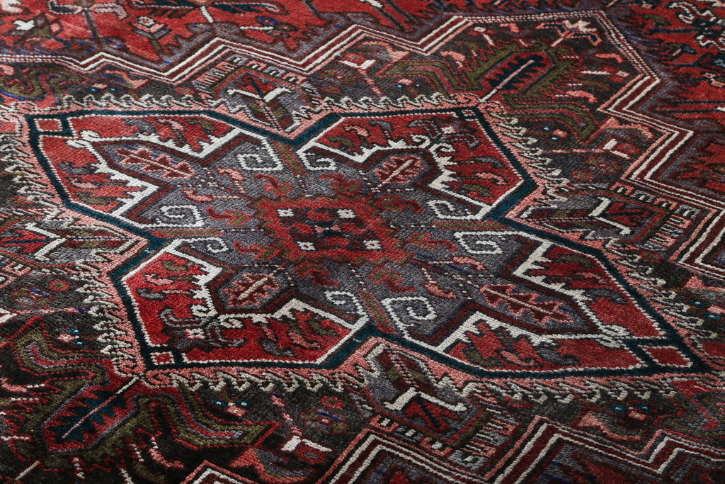Persian Heriz Rug | 7' 5" x 10' 10"
