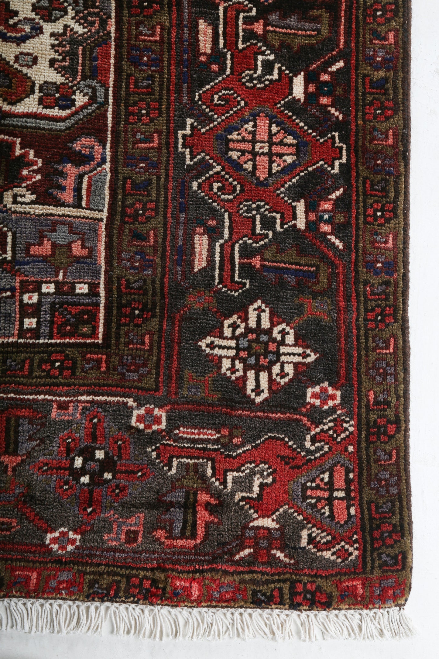 Persian Heriz Rug | 7' 5" x 10' 10"
