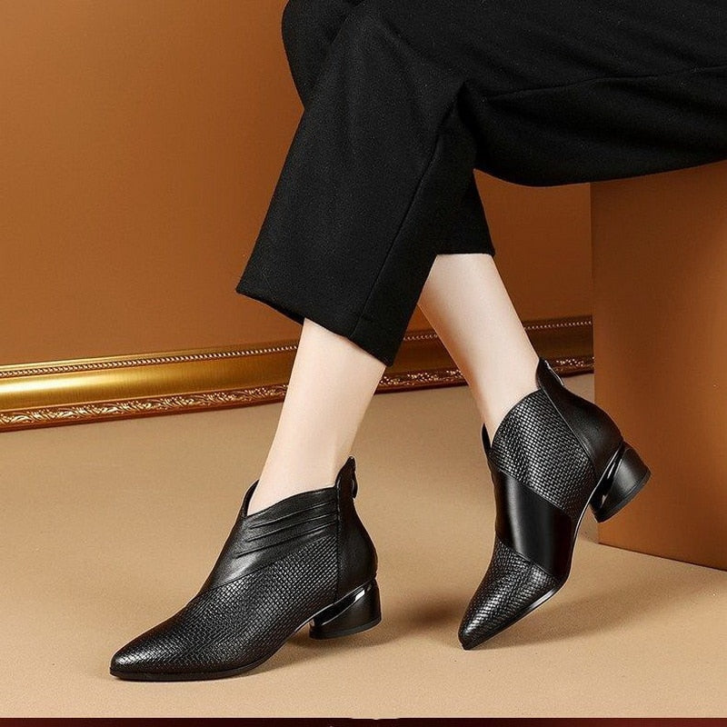 Pointed Toe Low Cut Boot
