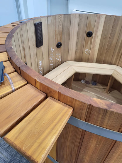 Fluid Float Colonial Cedar Hot Tub