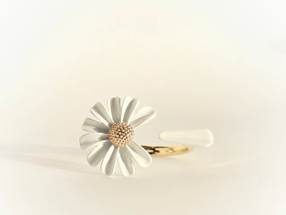 Daisy Petal Open Ring | White & Gold