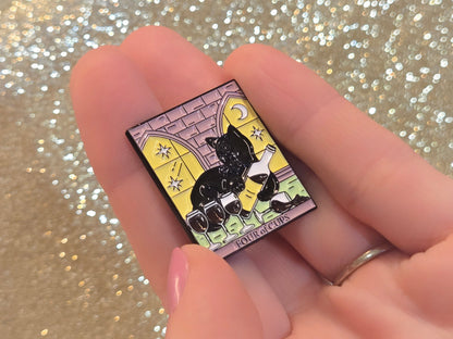 "Four of Cups" Cat Tarot Card | Collectible Pin
