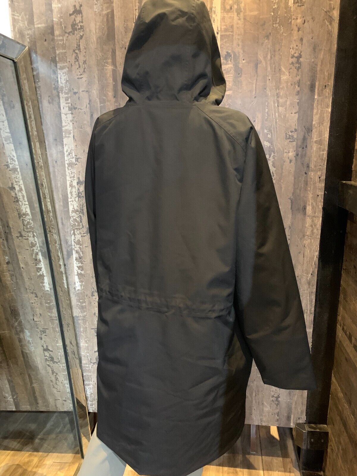 Patagonia Women's Great Falls Insulated Parkas, Size XL