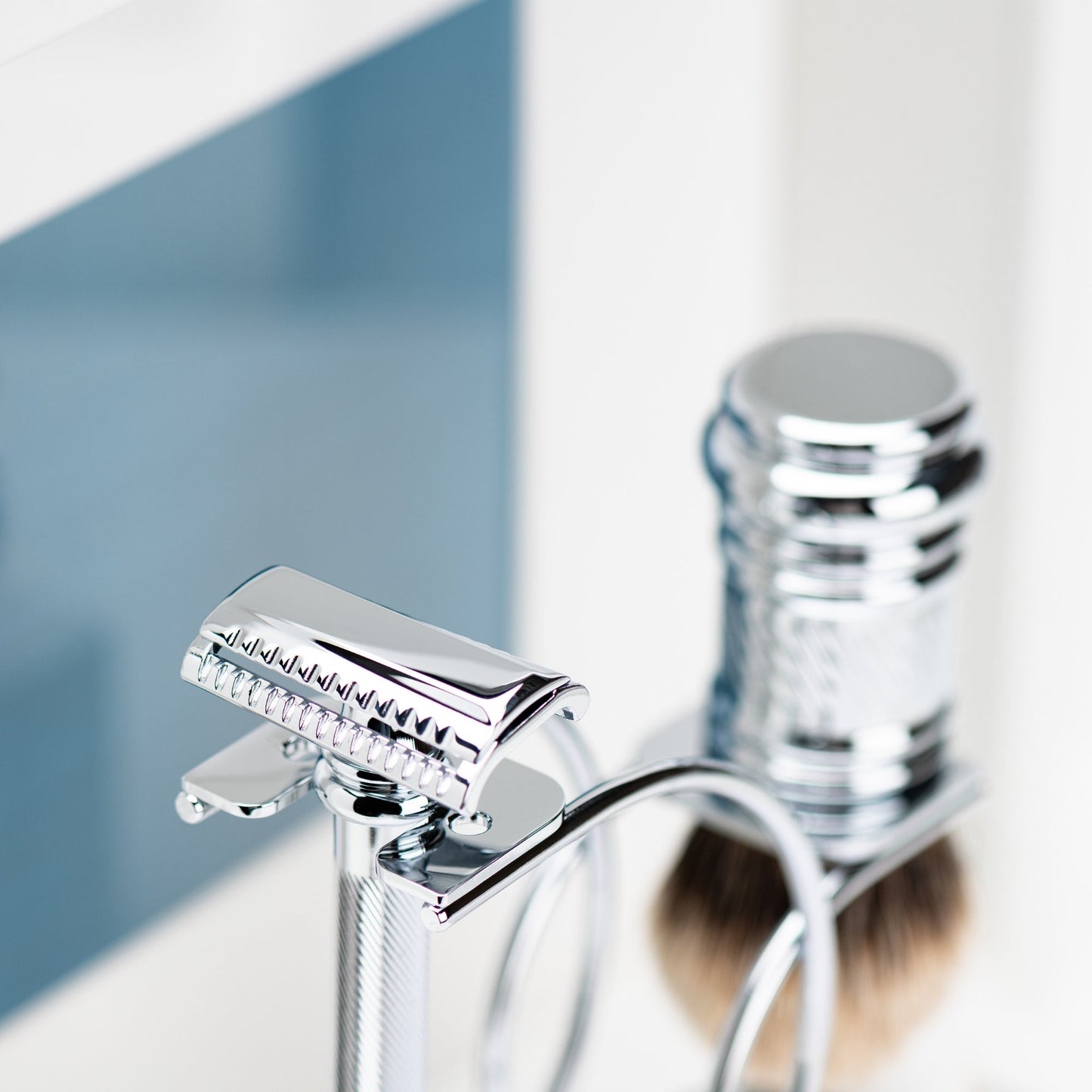 Merkur Shaving Set with MK-39001 Razor, Silver Tip Badger Brush and Curved 3-piece Stand, Chrome