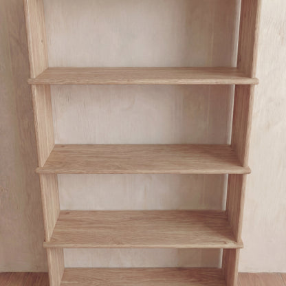 4 shelf bookcase in white oak