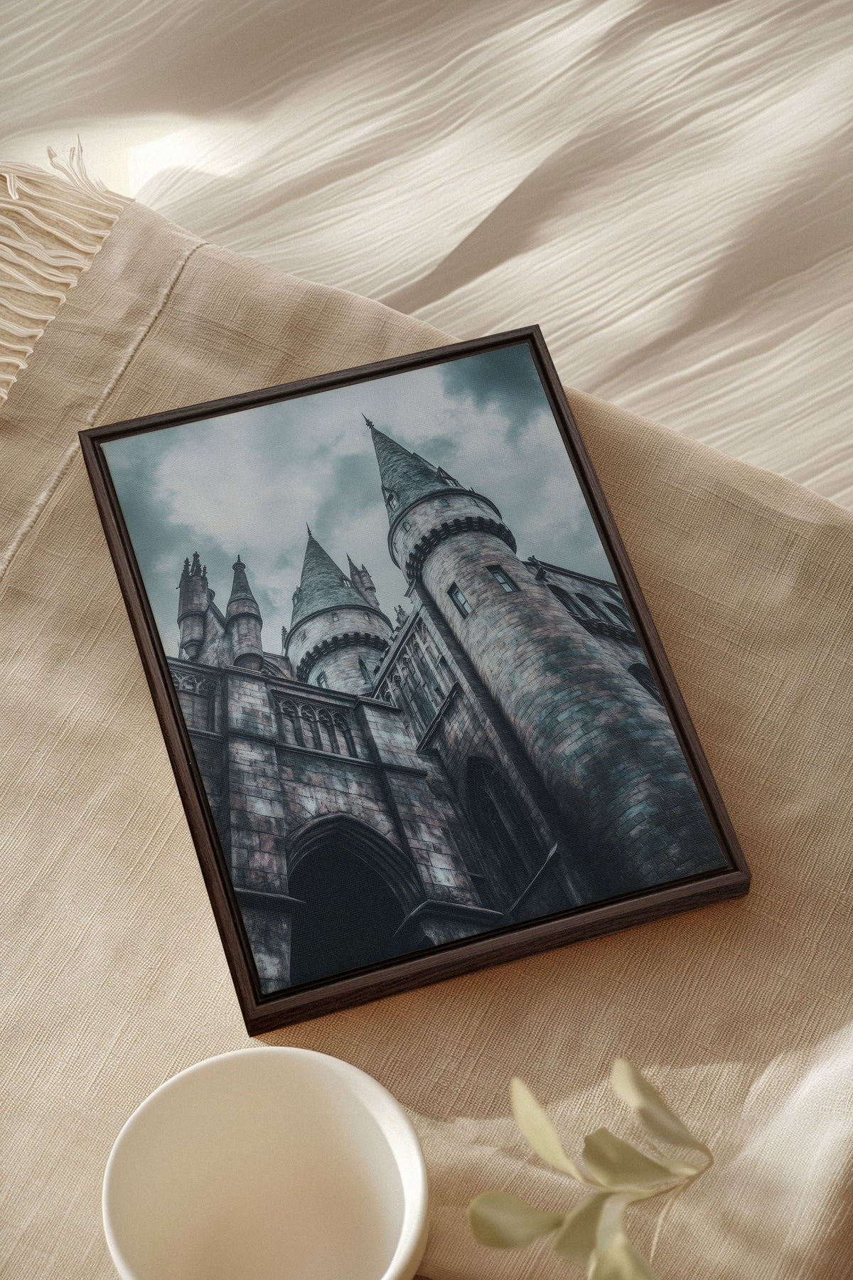 CITÉ DES SORCIERS, Oeuvre sur toile étirée