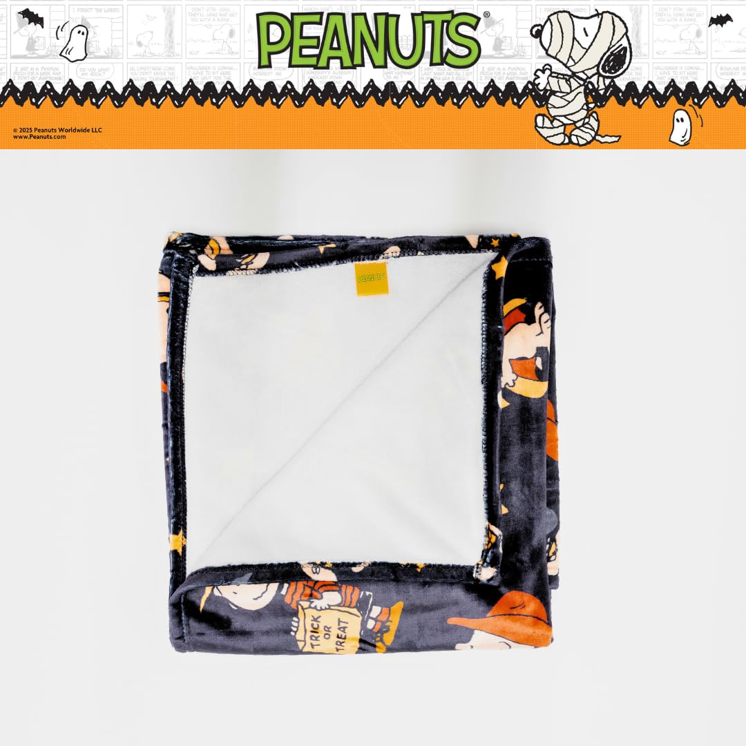 Franco Collectibles Peanuts Halloween Bedding Super Soft Cozy Plush Throw, 46 in x 60 in, (Officially Licensed Product)
