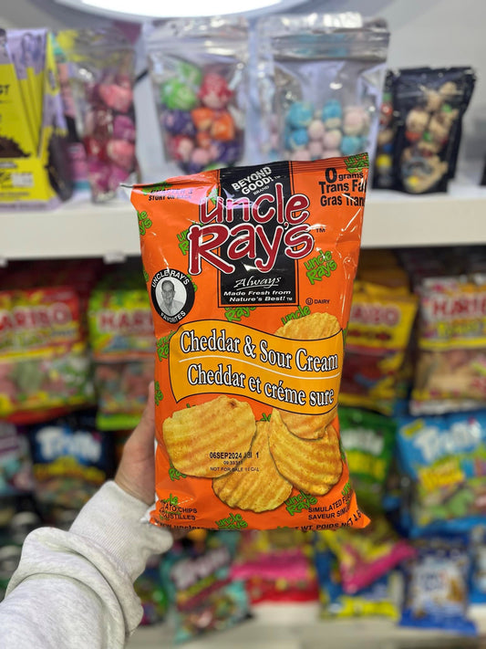 (USA) UNCLE RAYS  CHEDDAR & SOUR CREAM CHIPS  - 4.6OZ