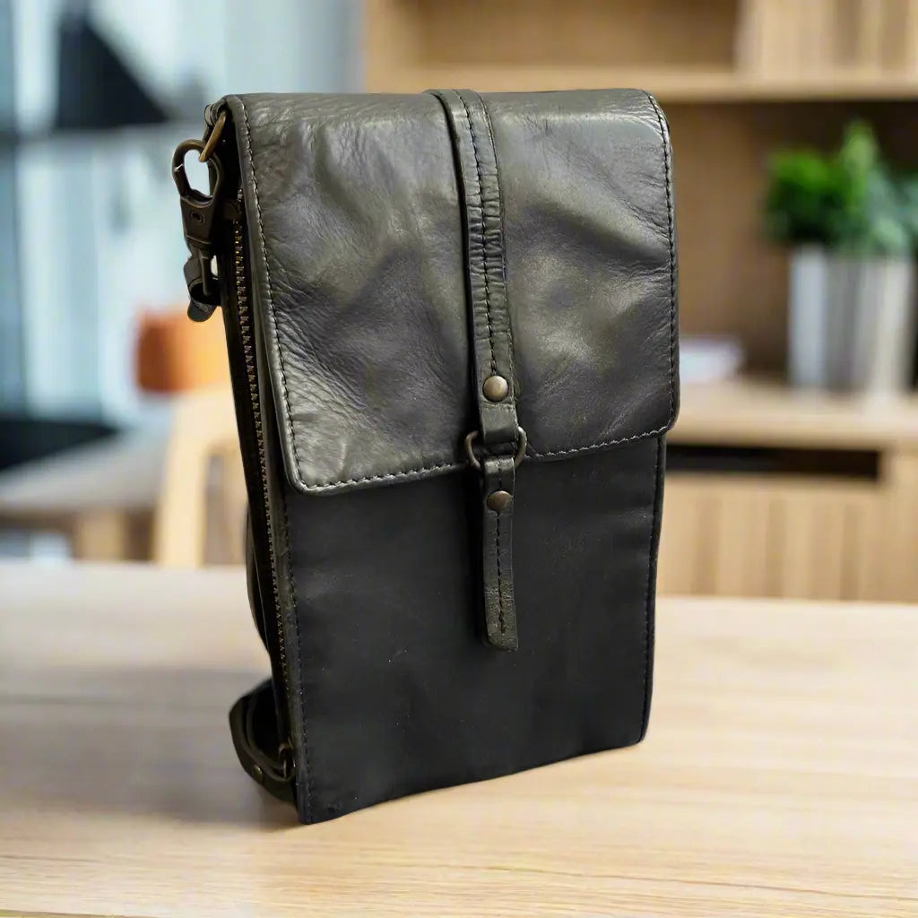 MET Women's Leather Crossbody Phone Bag