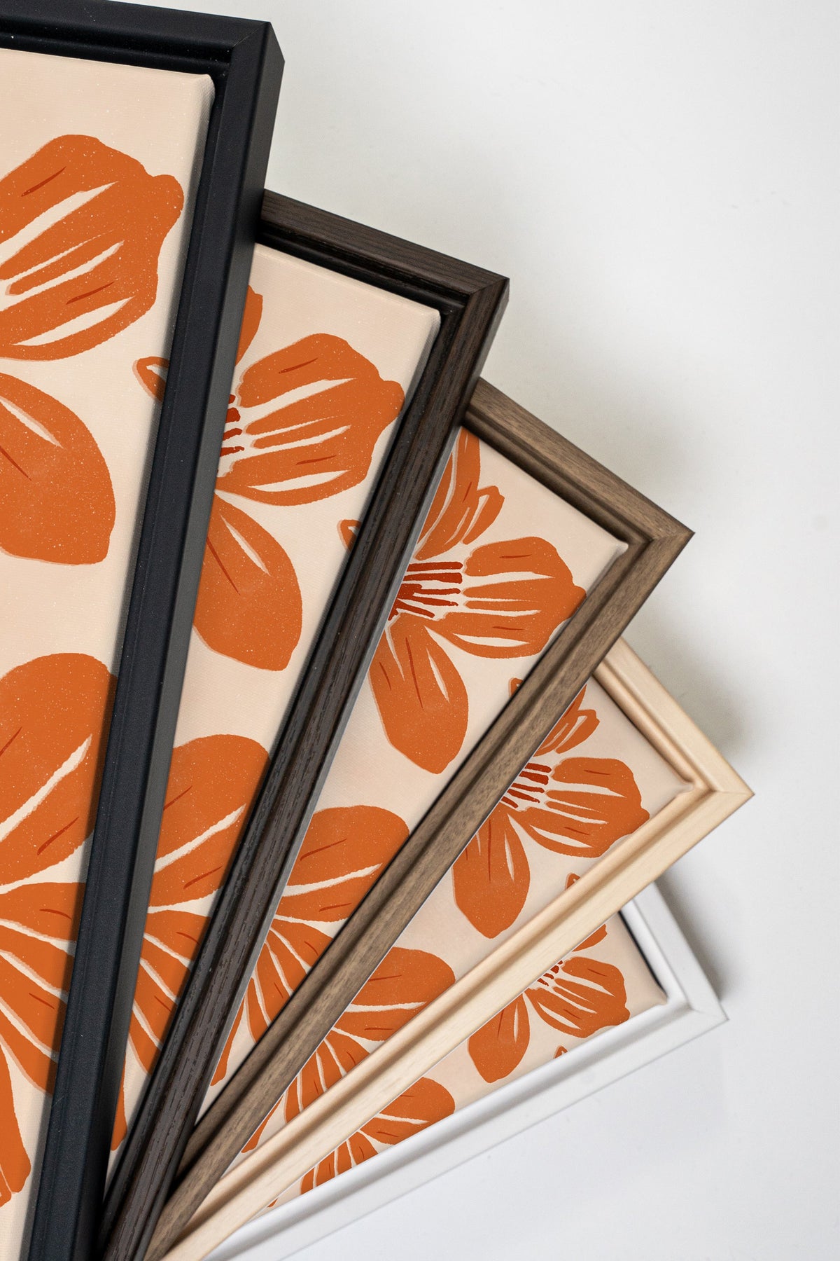 RAYON FLORAL, Oeuvre sur toile étirée