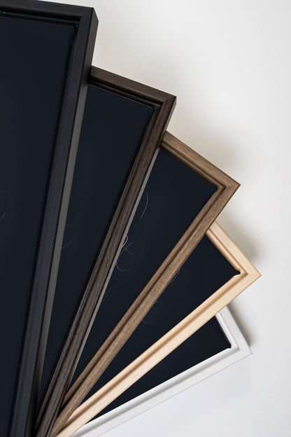 Shadow, Oeuvre sur toile étirée