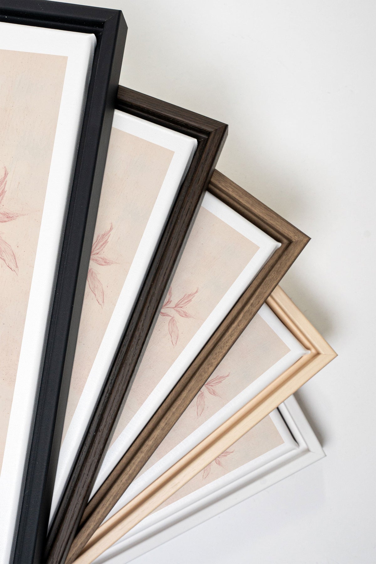 ÉCLATS DE ROSES, Oeuvre sur toile étirée