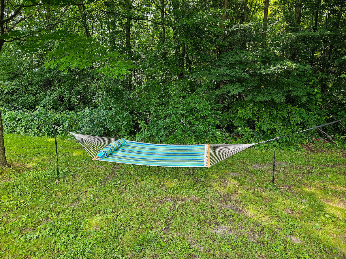 Deluxe Quilted Hammock with Bamboo Stand