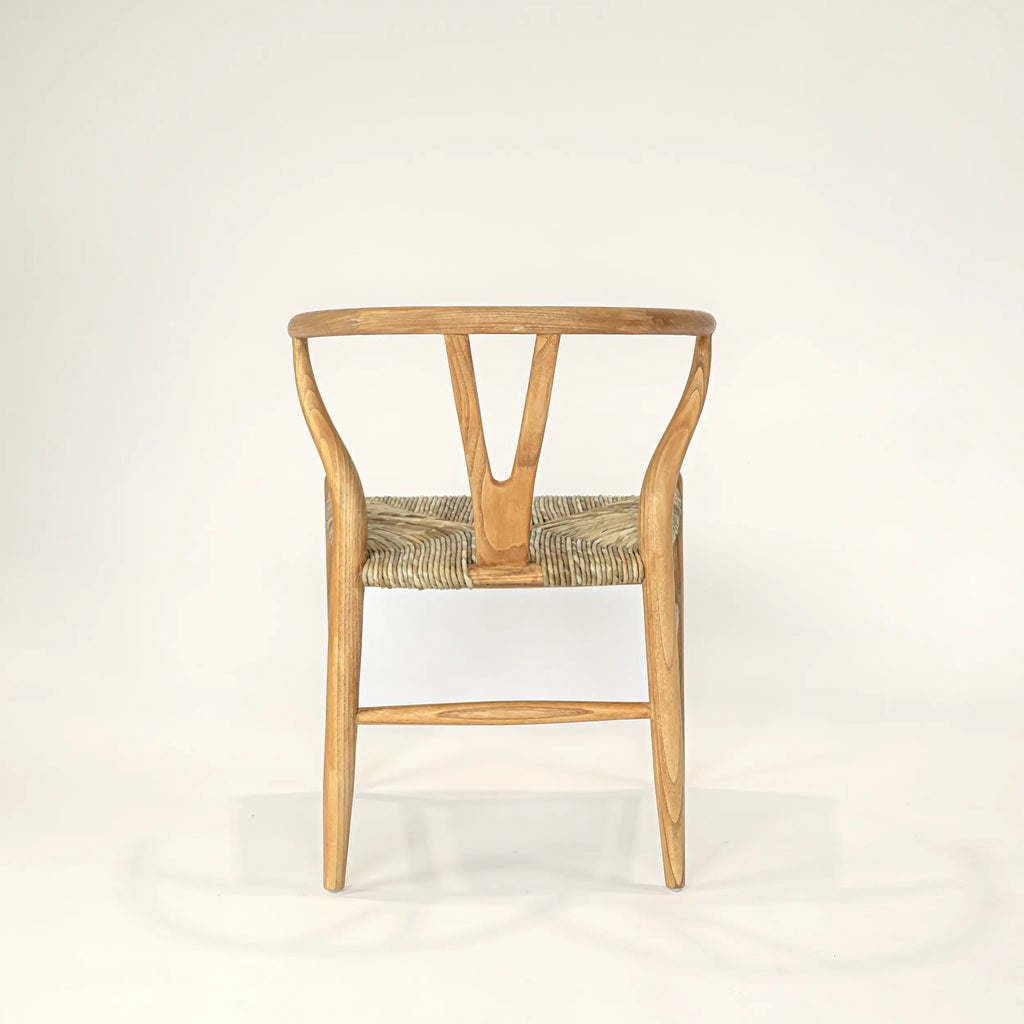 Chaise wishbone en teck et écorce de bananier