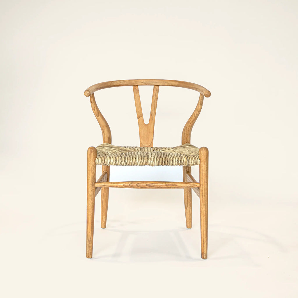 Chaise wishbone en teck et écorce de bananier