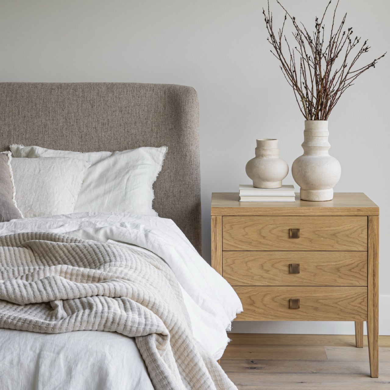 Faye King Bed With Curved Headboard - Perfect Taupe
