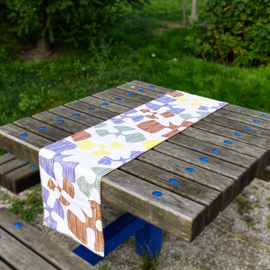 A Flutter: Premium Table Runner-2 Colors