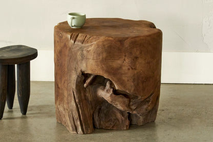 Table d’appoint erosion - teck ancien