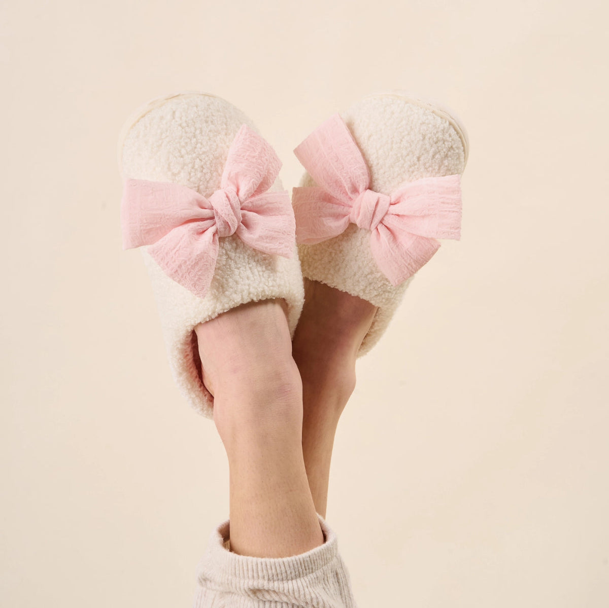 Fuzzy Slippers Pink Bow