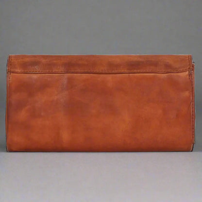 MET Women's Magnet Closure Trifold Leather Wallet