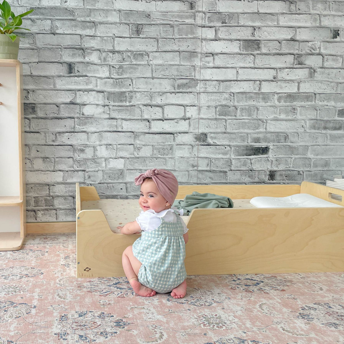 APPLE CRIB - Montessori Floor Bed with Rails