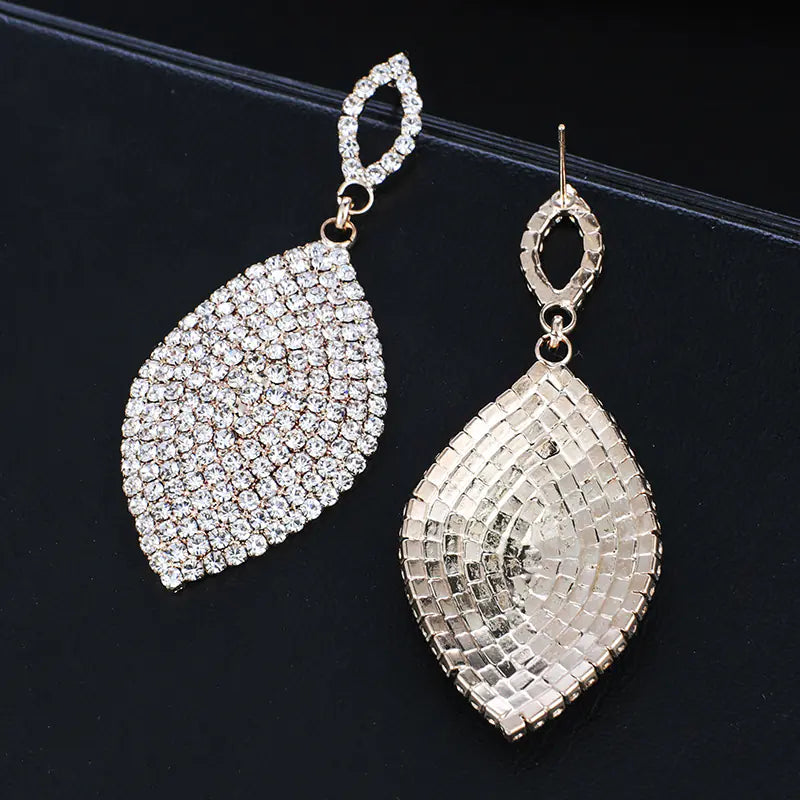 Fashionable Women's Earrings with Rhinestone Design E615