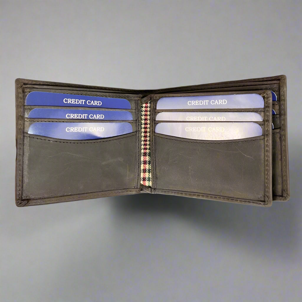 Men’s Cow Leather Mustang Embossed Bifold Wallet