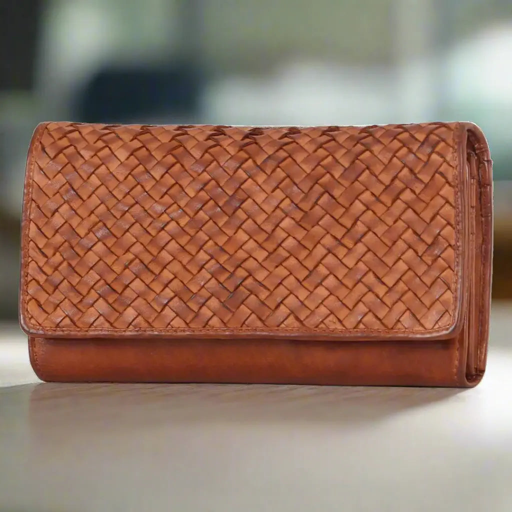 MET Women's Leather Basket Weave Wallet