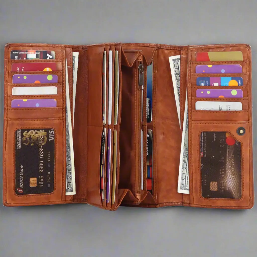 MET Women's Leather Basket Weave Wallet