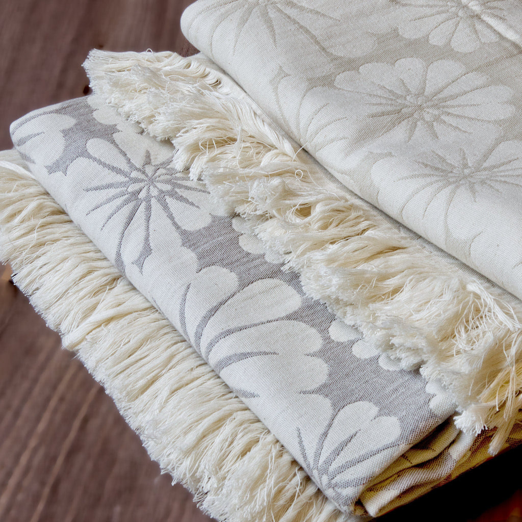 Wearable Bloom Pattern Throw: 2 Colors
