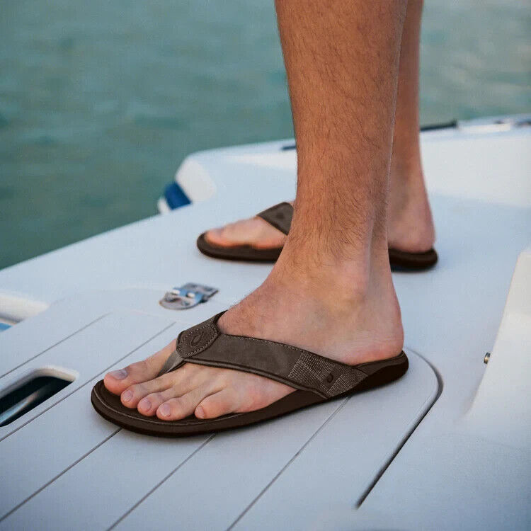 Olukai Men's Tuahine Full-Grain Leather Flip-Flop Sandals Size 8