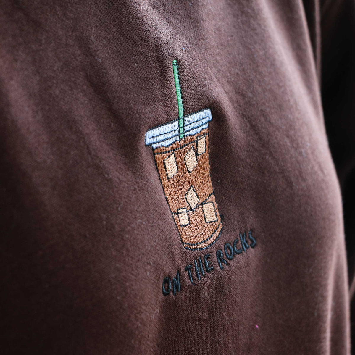 Hoodie "On The Rocks" brodé