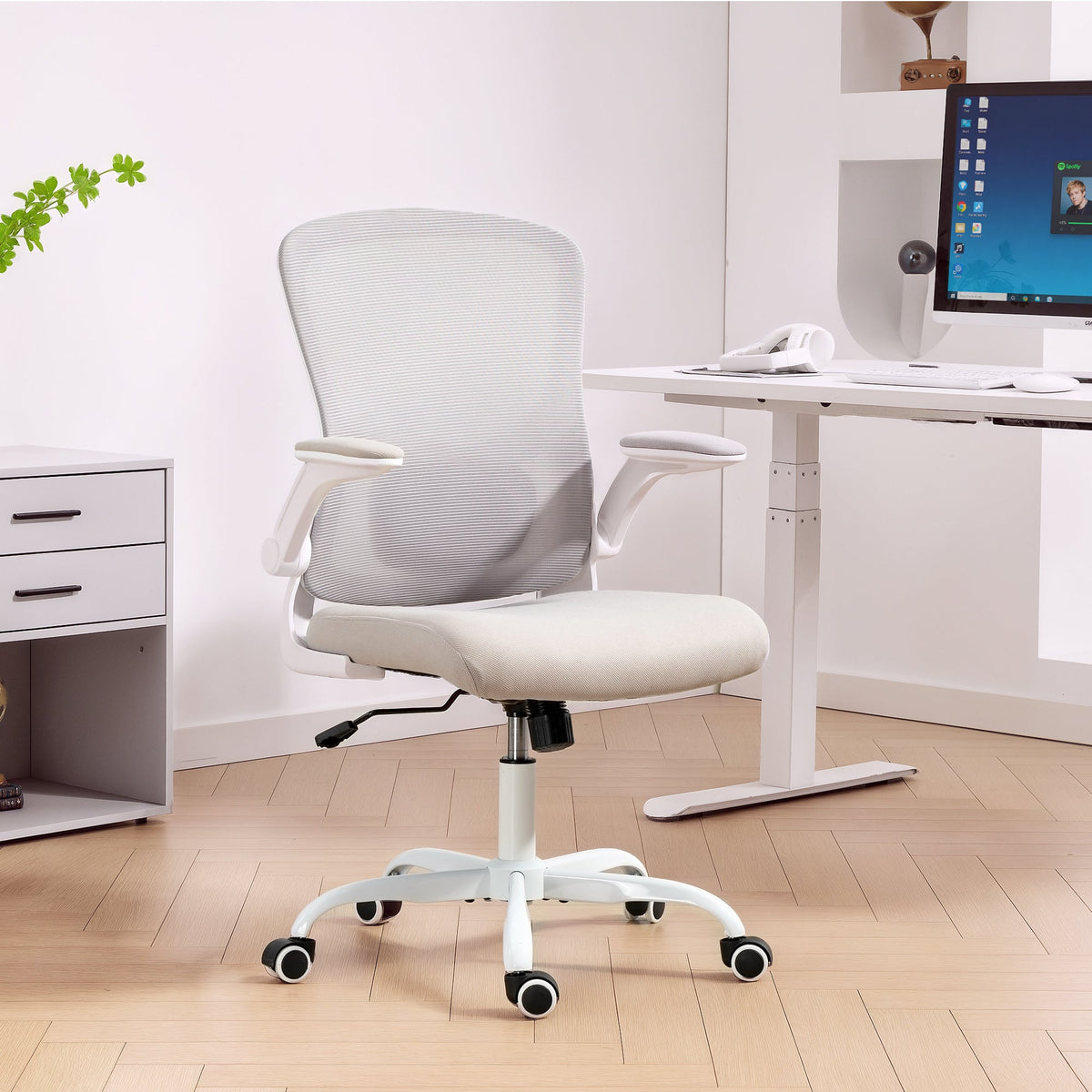 Ergonomic Mesh Office Chair with 4D Lumbar Support, Swivel Desk Chair with Flip-up Armrests, Tilt Function, Black