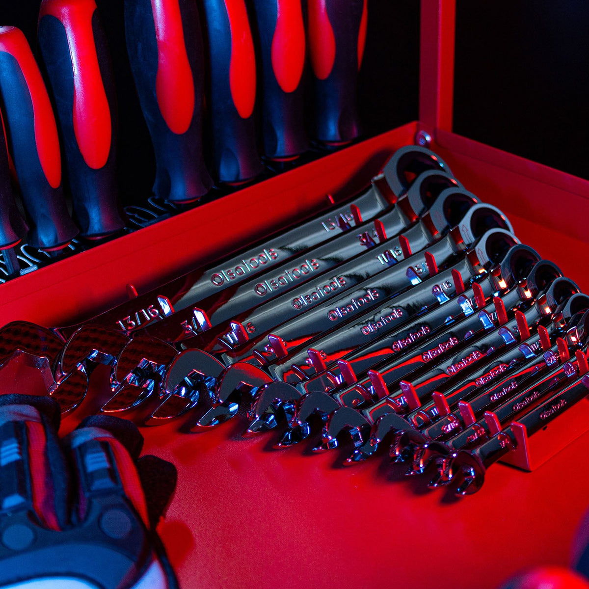 Ratcheting Wrench Set with Magnetic Wrench Organizer