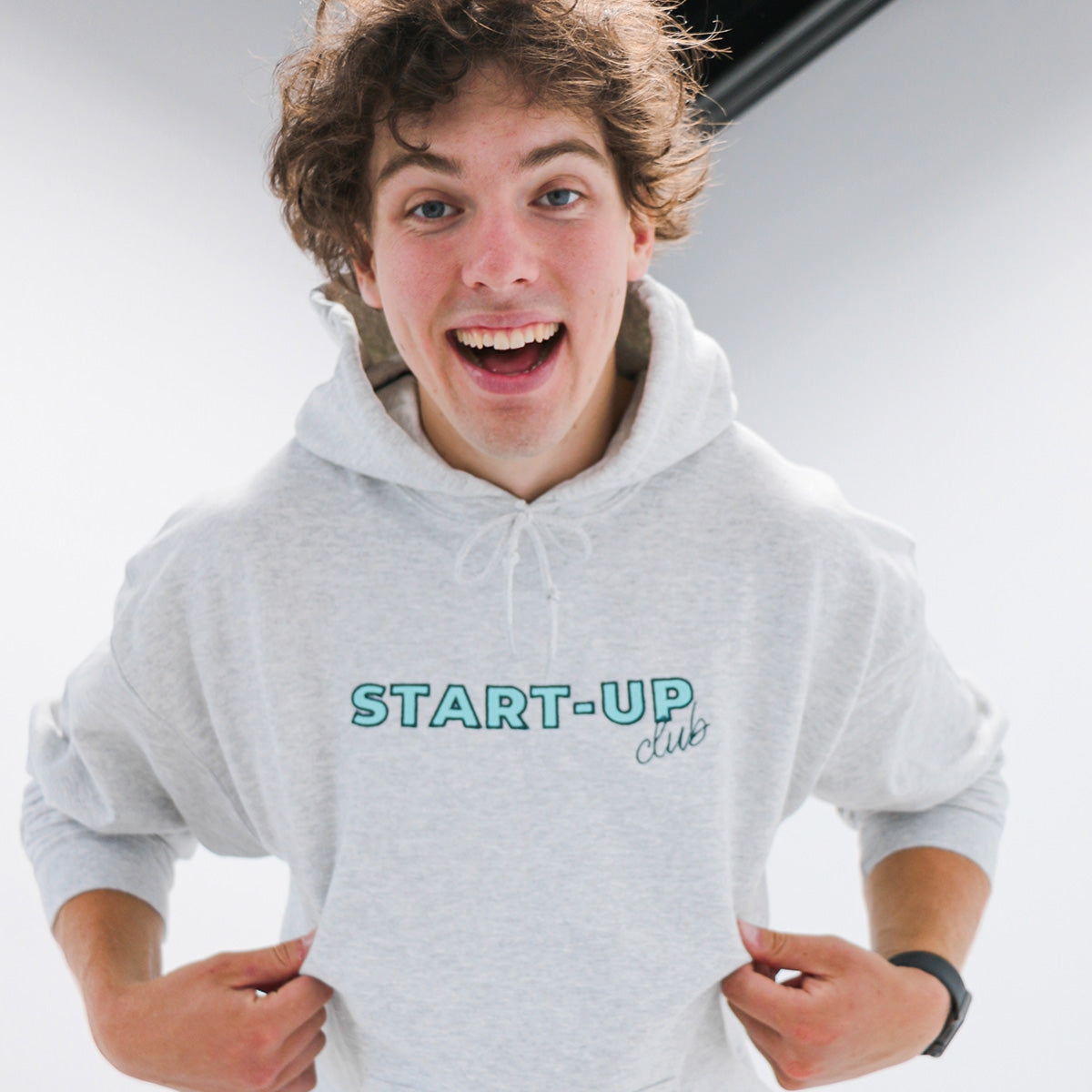 Hoodie "Start-Up Club" brodé